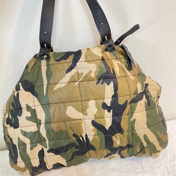 Camouflage Pattern Large Soft Bag - Picture 9 of 14